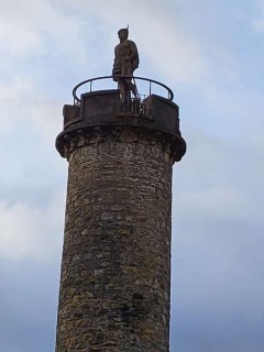Monument with Scottish Highlander on top.